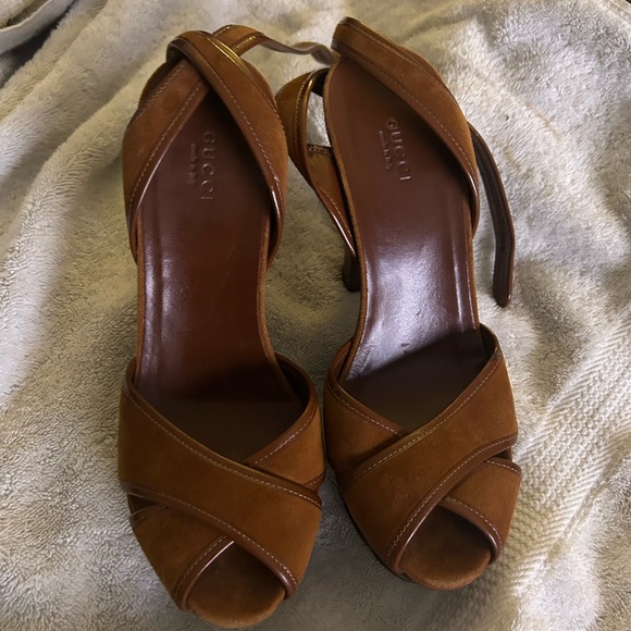 Authentic Gucci heels. Great condition - Picture 2 of 3